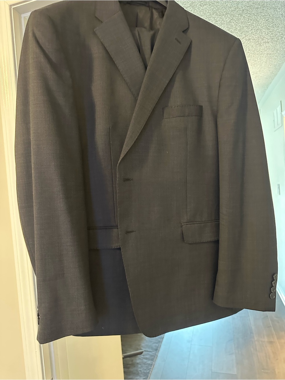 Classic Men's Gray Suit - Elegant Formal Blazer